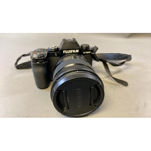 9731 - X1 FUJIFILM X-S10 CAMERA - NO BATTERY INCLUDED