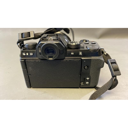 9731 - X1 FUJIFILM X-S10 CAMERA - NO BATTERY INCLUDED