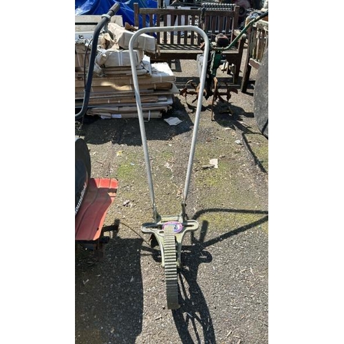 1058 - A STAINLESS STEEL PUSH PLOUGH / ALL LOTS ARE LOCATED IN SL0 9LG, REGRETFULLY WE DO NOT OFFER SHIPPIN... 
