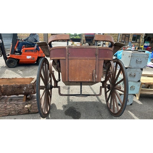 1070 - AN ANTIQUE HORSE CART WITH LEAF SPRING SUSPENSION  / ALL LOTS ARE LOCATED IN SL0 9LG, REGRETFULLY WE... 