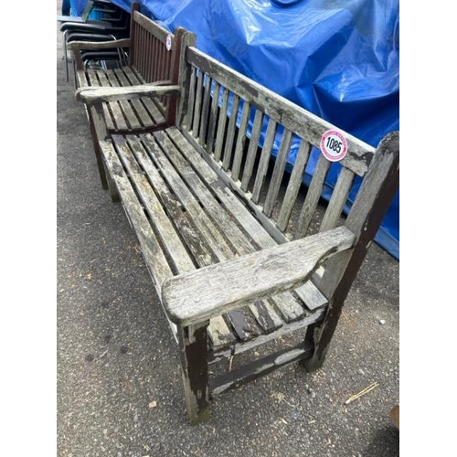 1085 - A WOODEN GARDEN BENCH, 82CM (H) X 150CM (W) X 51CM (D) / ALL LOTS ARE LOCATED IN SL0 9LG, REGRETFULL... 