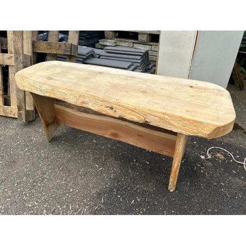 1087 - A WOODEN BENCH, 53CM (H) X 130CM (L) / ALL LOTS ARE LOCATED IN SL0 9LG, REGRETFULLY WE DO NOT OFFER ... 