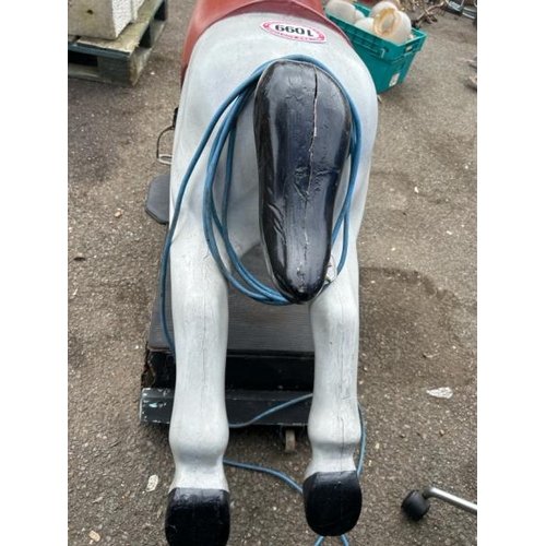 1099 - ELECTRIC RIDE ON HORSE / ALL LOTS ARE LOCATED IN SL0 9LG, REGRETFULLY WE DO NOT OFFER SHIPPING, BUYE... 