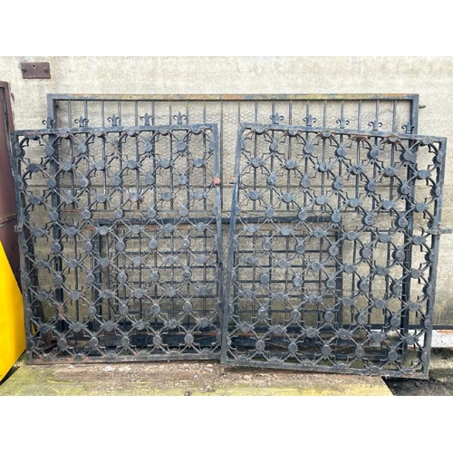 1109 - A PAIR OF HEAVY ORNATE WROUGHT IRON ENTRY GATES WITH POINTED DETAILING, 138CM (W) X 173CM (H) / ALL ... 