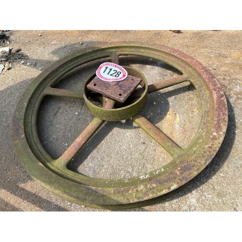 1128 - A HEAVY CAST IRON PULLEY WHEEL, 67CM (DIA) / ALL LOTS ARE LOCATED IN SL0 9LG, REGRETFULLY WE DO NOT ... 