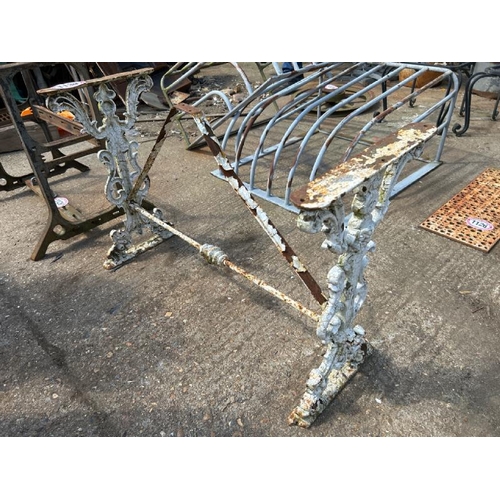 1130 - AN ORNATE CAST IRON TABLE BASE, 65CM (H) X 105CM (W) X 40CM (D) / ALL LOTS ARE LOCATED IN SL0 9LG, R... 