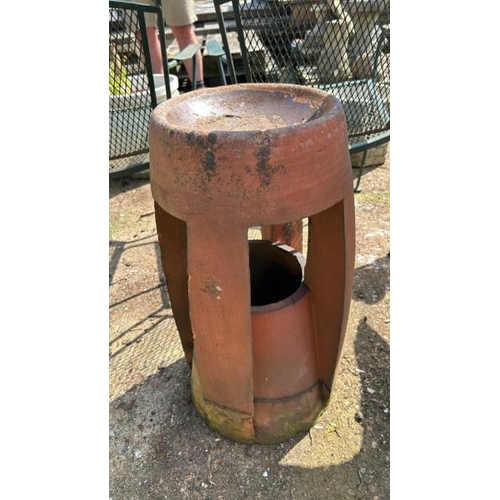 1154 - A TERRACOTTA CHIMNEY POT, 62CM (H) / ALL LOTS ARE LOCATED IN SL0 9LG, REGRETFULLY WE DO NOT OFFER SH... 