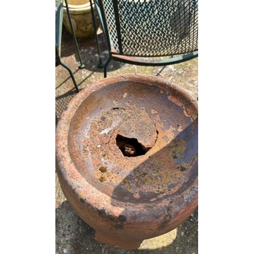 1154 - A TERRACOTTA CHIMNEY POT, 62CM (H) / ALL LOTS ARE LOCATED IN SL0 9LG, REGRETFULLY WE DO NOT OFFER SH... 