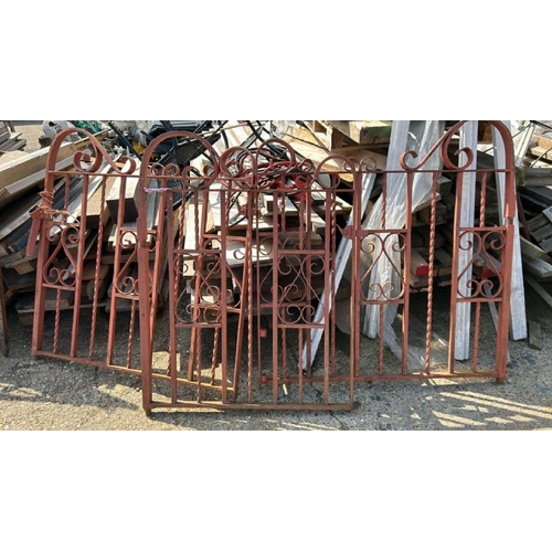 1156 - A SET OF THREE GATES INCL. ONE PAIR, 122CM (H) X 110CM (W), SINGLE GTE 122CM (H) X 90CM (W) / ALL LO... 