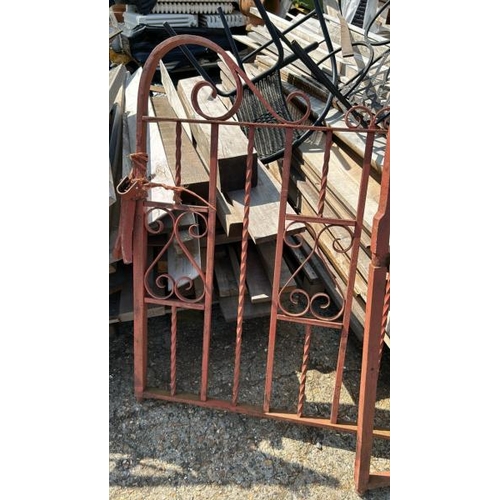 1156 - A SET OF THREE GATES INCL. ONE PAIR, 122CM (H) X 110CM (W), SINGLE GTE 122CM (H) X 90CM (W) / ALL LO... 