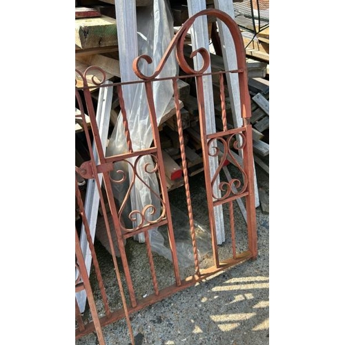 1156 - A SET OF THREE GATES INCL. ONE PAIR, 122CM (H) X 110CM (W), SINGLE GTE 122CM (H) X 90CM (W) / ALL LO... 