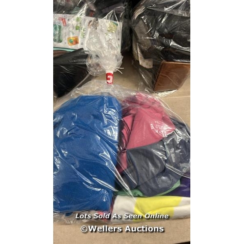 3369 - BAG OF CLOTHES