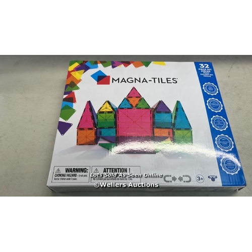 3098 - MAGNA-TILES CLEAR COLORS 32 PIECE SET, FOR AGES 3+ / H36