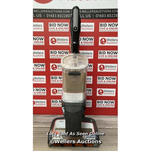 3136 - SHARK IZ202UK PET ANTI HAIR VACUUM CLEANER / G27