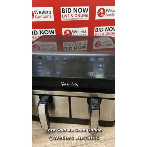 2231 - SUR LA TABLE AIR FRYER WITH X2 3.8L DRAWERS / POWERS UP / HEAVY SIGNS OF USE / D26