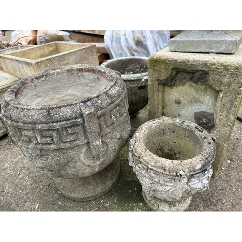 1177 - THREE RECONSTITUTED STONE URNS, A PLINTH AND ONE FIBREGLASS URN, LARGEST 38CM (H) / ALL LOTS ARE LOC... 