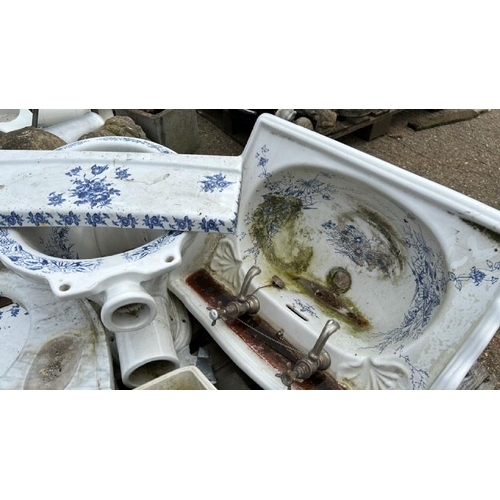 1184 - A COLLECTION OF SANITAN BLUE AND WHITE SANITARYWARE, INCL. BASIN, TOILET AND CISTERN / ALL LOTS ARE ... 