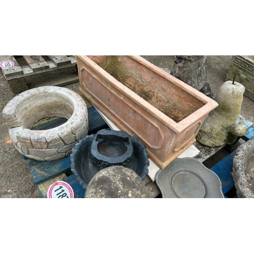 1187 - A PALLET OF ASSORTED STONEWARE INCL. SUNDIAL TOP, PLANTERS AND FOUNTAIN PARTS / ALL LOTS ARE LOCATED... 