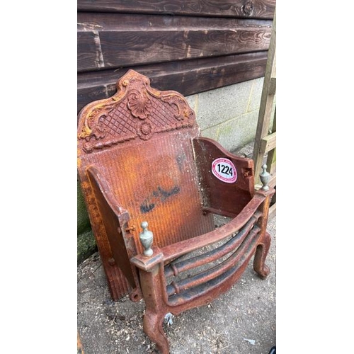 1224 - A CAST IRON FIRE GRATE AND BACK, 63CM (H) X 50CM (W) X 30CM (D) / ALL LOTS ARE LOCATED IN SL0 9LG, R... 