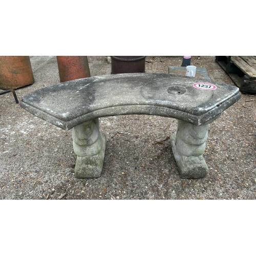 1237 - A THREE PIECE RECONSTITUTED STONE GARDEN BENCH, 43CM (H) X 100CM (W) X 45CM (D) / ALL LOTS ARE LOCAT... 