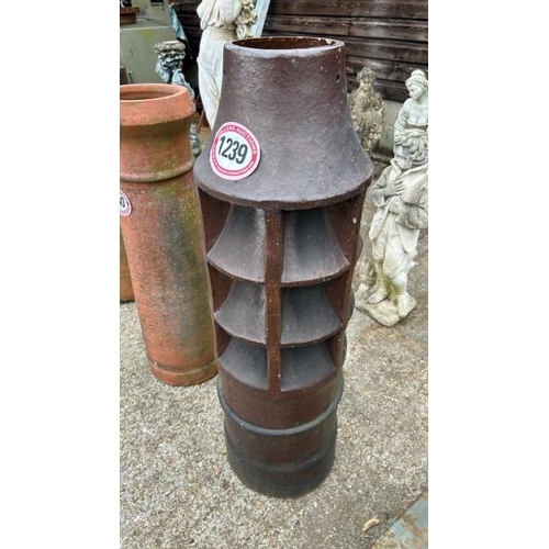 1239 - A VENTED SALT GLAZED CHIMNEY POT, 106CM (H) / ALL LOTS ARE LOCATED IN SL0 9LG, REGRETFULLY WE DO NOT... 