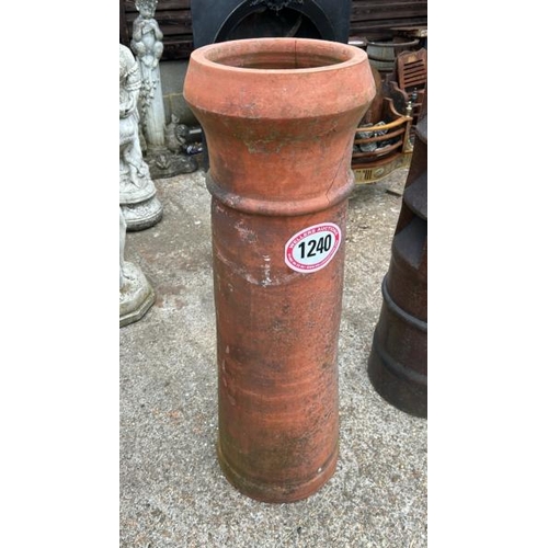 1240 - A TERRACOTTA CHIMNEY POT, 92CM (H) / ALL LOTS ARE LOCATED IN SL0 9LG, REGRETFULLY WE DO NOT OFFER SH... 