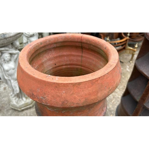 1240 - A TERRACOTTA CHIMNEY POT, 92CM (H) / ALL LOTS ARE LOCATED IN SL0 9LG, REGRETFULLY WE DO NOT OFFER SH... 