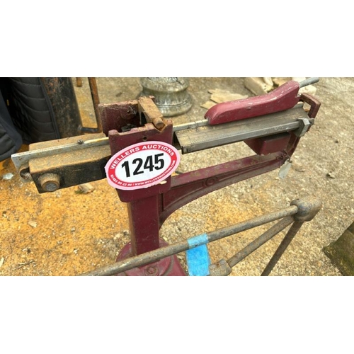 1245 - AN OLD SET OF WEIGHING SCALES, 48CM (H) / ALL LOTS ARE LOCATED IN SL0 9LG, REGRETFULLY WE DO NOT OFF... 