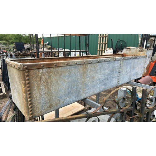 1273 - A GALVANISED AND RIVETED FARM TROUGH, 54CM (H) X 244CM (L) X 44CM (D) / ALL LOTS ARE LOCATED IN SL0 ... 