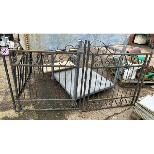 1276 - A PAIR OF CAST AND WROUGHT IRON GATES WITH BARLEY TWIST MID SECTIONS, 116CM (H) X 103.5CM (W) / ALL ... 