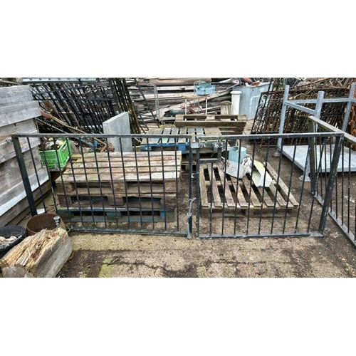 1278 - A SINGLE METAL GARDEN GATE, 89CM (H) X 85.5CM (W) / ALL LOTS ARE LOCATED IN SL0 9LG, REGRETFULLY WE ... 