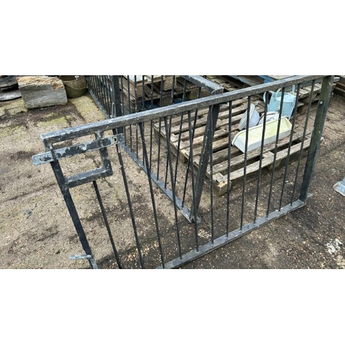 1278 - A SINGLE METAL GARDEN GATE, 89CM (H) X 85.5CM (W) / ALL LOTS ARE LOCATED IN SL0 9LG, REGRETFULLY WE ... 