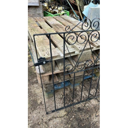 1279 - THREE PAINTED GALVANISED GATE SECTIONS, TWO LONGEST SECTIONS 95CM (H) X 152.5CM (W), SMALLEST 116CM ... 