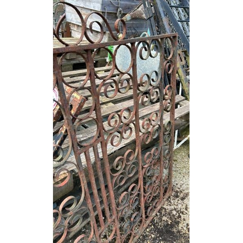 1281 - A PAIR OF CAST AND WROUGHT IRON GATE SECTIONS, 118CM (H) X 122CM (W) / ALL LOTS ARE LOCATED IN SL0 9... 