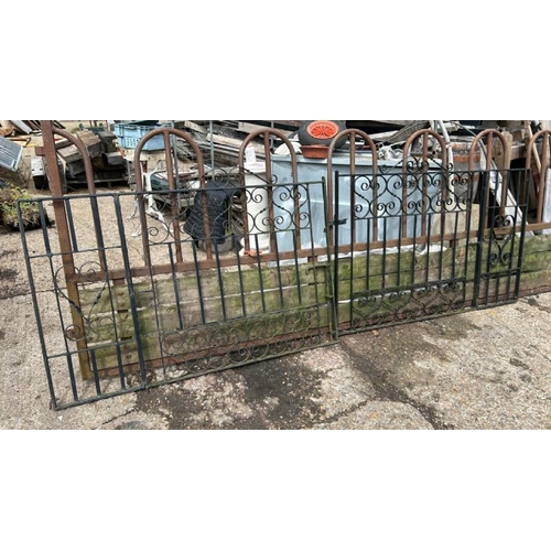 1285 - A PAIR OF CAST AND WROUGHT IRON GATE SECTIONS, 103CM (H) X 145.5CM (W) / ALL LOTS ARE LOCATED IN SL0... 