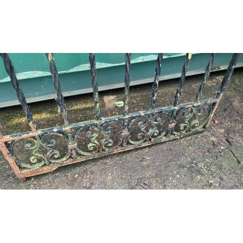 1291 - AN ORNATE WROUGHT IRON GATE, 172CM (H) X 84CM (W) / ALL LOTS ARE LOCATED IN SL0 9LG, REGRETFULLY WE ... 