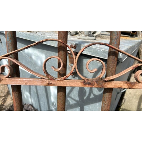 1295 - A PAIR OF CAST AND WROUGHT IRON GATES, 107CM (H) X 117CM (W) / ALL LOTS ARE LOCATED IN SL0 9LG, REGR... 