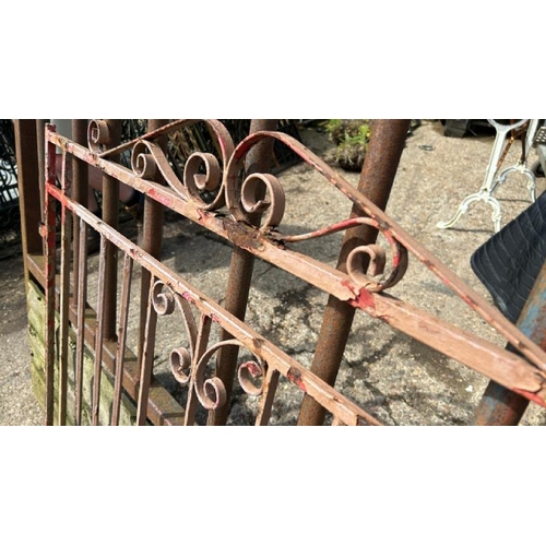 1295 - A PAIR OF CAST AND WROUGHT IRON GATES, 107CM (H) X 117CM (W) / ALL LOTS ARE LOCATED IN SL0 9LG, REGR... 