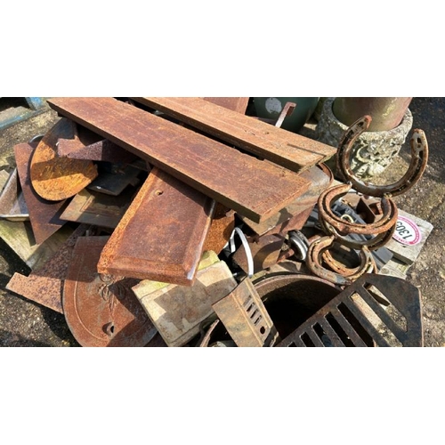 1305 - A PALLET OF CAST IRONMONGERY AND FIREPLACE PARTS / ALL LOTS ARE LOCATED IN SL0 9LG, REGRETFULLY WE D... 