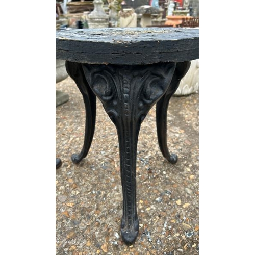 1320 - A PAIR OF PLANT STANDS WITH CAST IRON LEGS AND WOODEN TOP, 42CM (H) / ALL LOTS ARE LOCATED IN SL0 9L... 