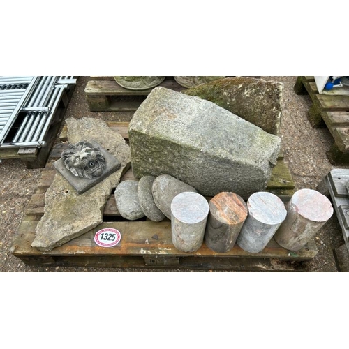 1325 - A PALLET OF STONEWARE AND MARBLE INCL. A YORKSTONE FOUNTAIN FEATURE AND FOUR SMALL MARBLE COLUMNS / ... 