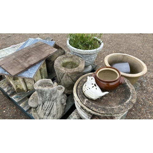 1326 - A PALLET OF ASSORTED STONEWARE INCL. PLANTERS, ORNAMENTS AND MORE / ALL LOTS ARE LOCATED IN SL0 9LG,... 