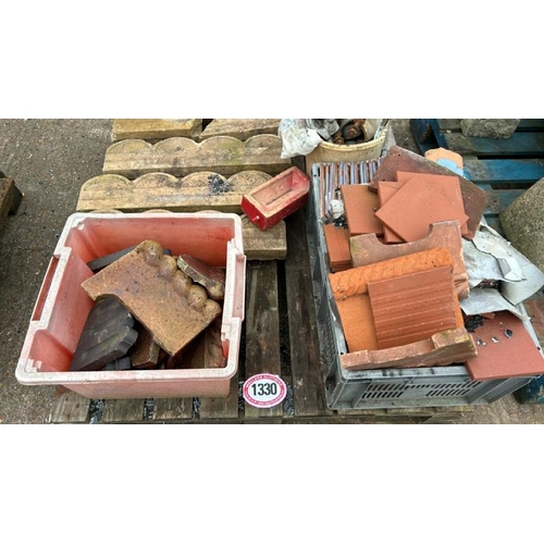 1330 - A PALLET OF ASSORTED MATERIALS INCL. ROPE EDGING, TERRACOTTA TILES AND SCAFFOLDING CLIPS / ALL LOTS ... 