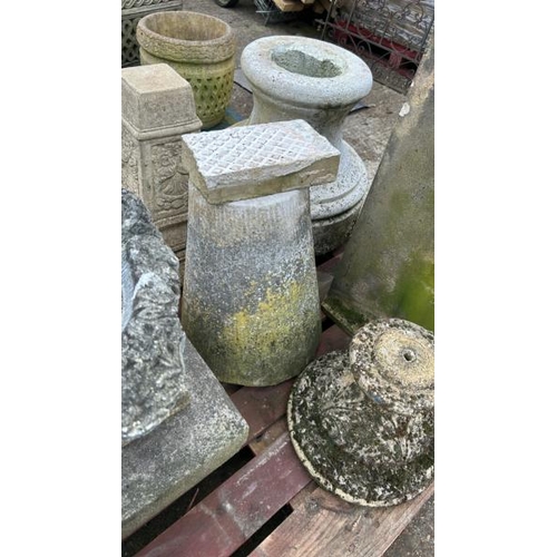 1333 - A PALLET OF ASSORTED STONEWARE INCL. PLINTHS, BIRDBATHS AND PLANTERS / ALL LOTS ARE LOCATED IN SL0 9... 