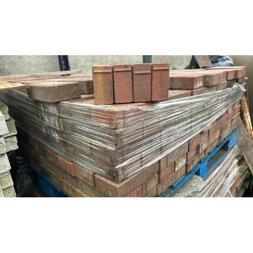 1344 - FIVE PALLETS OF BLOCKLEYS RED BRICKS, 10CM X 20CM X 4CM, APPROX X200O BRICKS IN TOTAL / ALL LOTS ARE... 