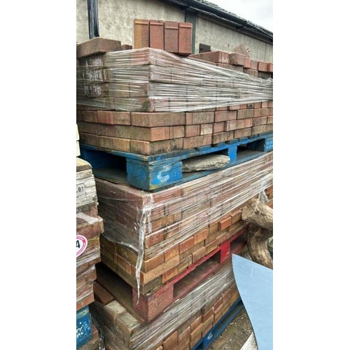 1344 - FIVE PALLETS OF BLOCKLEYS RED BRICKS, 10CM X 20CM X 4CM, APPROX X200O BRICKS IN TOTAL / ALL LOTS ARE... 