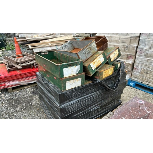 1354 - APPROX X25 GREEN METAL TOTES, 15CM (H) X 76CM (L) X 30CM (W) / ALL LOTS ARE LOCATED IN SL0 9LG, REGR... 