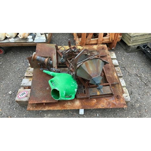 1356 - A PALLET OF ASSORTED IRONMONGERY / ALL LOTS ARE LOCATED IN SL0 9LG, REGRETFULLY WE DO NOT OFFER SHIP... 