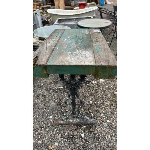 1361 - A WORKBENCH ON CAST IRON BASE, 77CM (H) X 91CM (W) X 57CM (D) / ALL LOTS ARE LOCATED IN SL0 9LG, REG... 