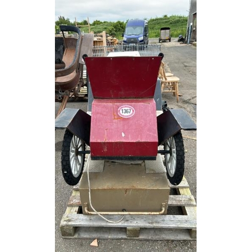 1367 - A VINTAGE ELECTRIC CHILDRENS CAR RIDE / ALL LOTS ARE LOCATED IN SL0 9LG, REGRETFULLY WE DO NOT OFFER... 
